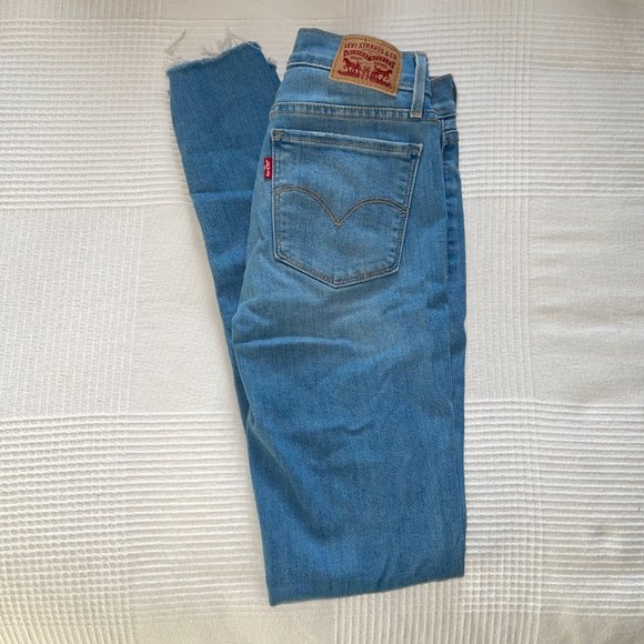 Levi's Skinny Jeans • mid-rise • 710 • distressed - Picture 4 of 11